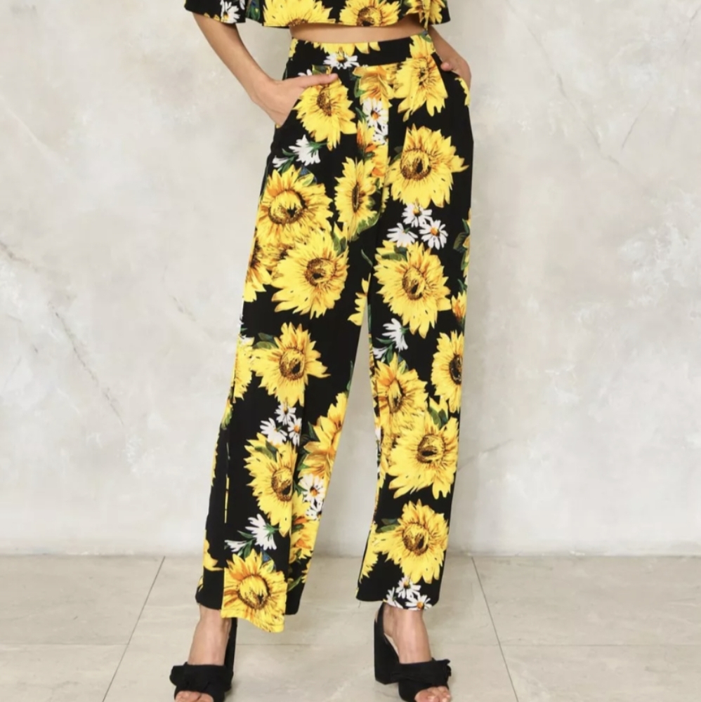 Get some sunflower floral pants
